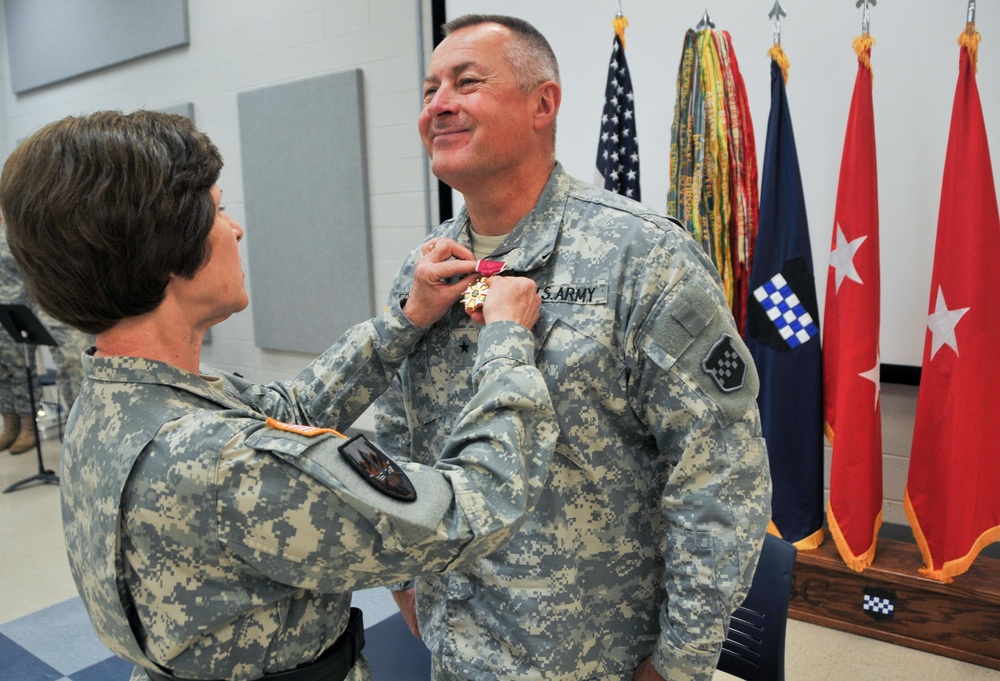 Army Reserve leader retires after 36 years of service