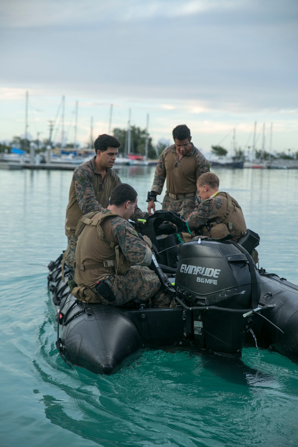 Recon Marines infiltrate beach, conduct raid