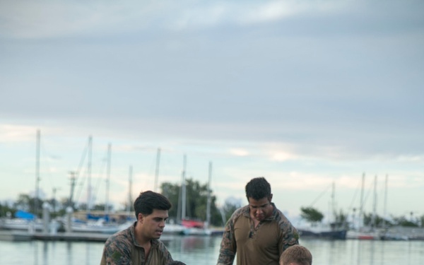 Recon Marines infiltrate beach, conduct raid