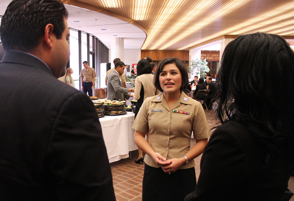 Marine Judge Advocates share experiences during National Latina/o Law Student Conference