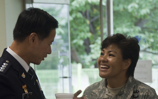 Yongsan thanks Korean National Police for serving community