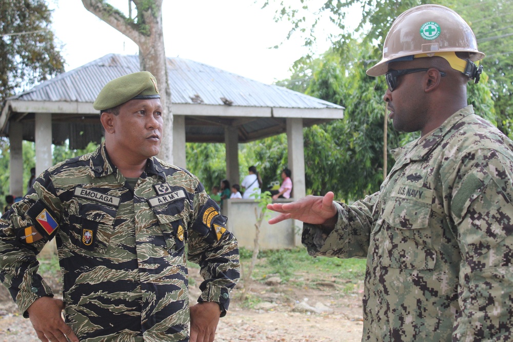 NMCB 4 works hand-in-hand with Philippine army engineers