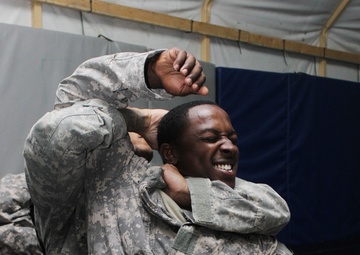 40th ESB conducts level two combatives class