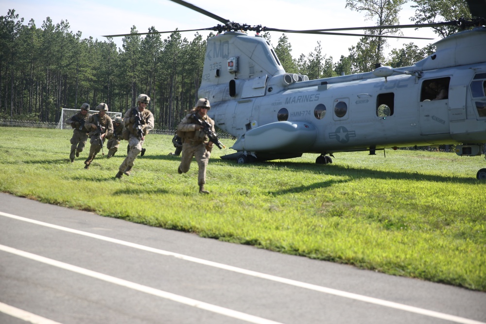 3/2 Marines assault Fort A.P. Hill MOUT town