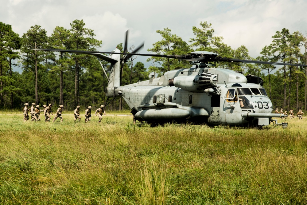 Marines ensure mission accomplishment through external helo lifts