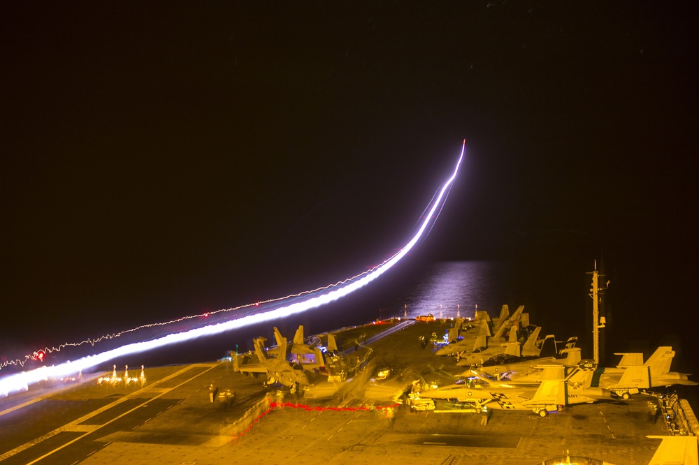 Takeoff from USS George Washington flight deck