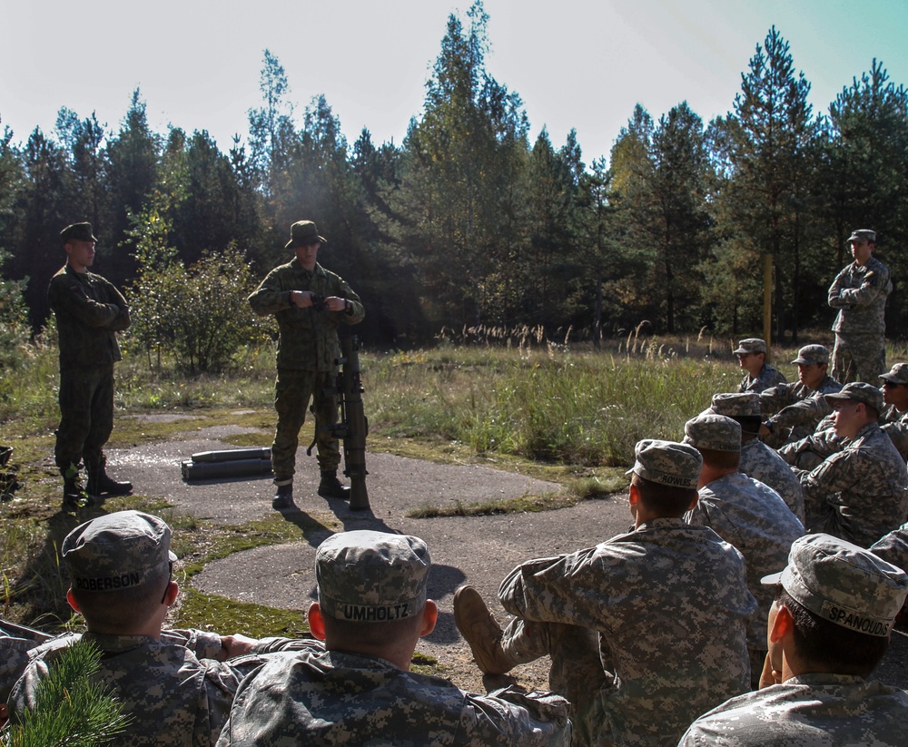 Joint training with the Carl Gustav and AT4