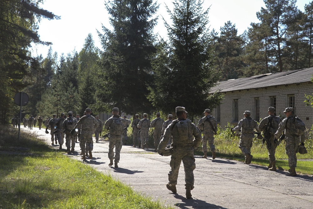 Joint training with the Carl Gustav and AT4