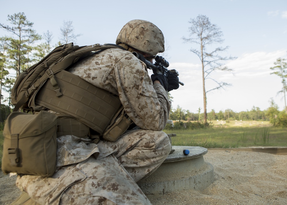 Ditch the Track, Grab your Rifle: Marines with 2nd Assault Amphibian Battalion shoot 'modified' table four