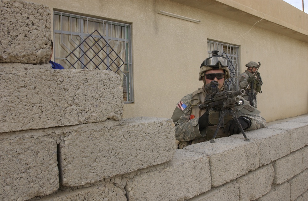 Neighborhood patrol in Mosul