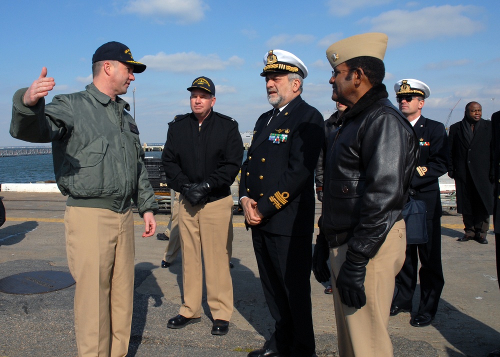 Naval leaders at NS Norfolk