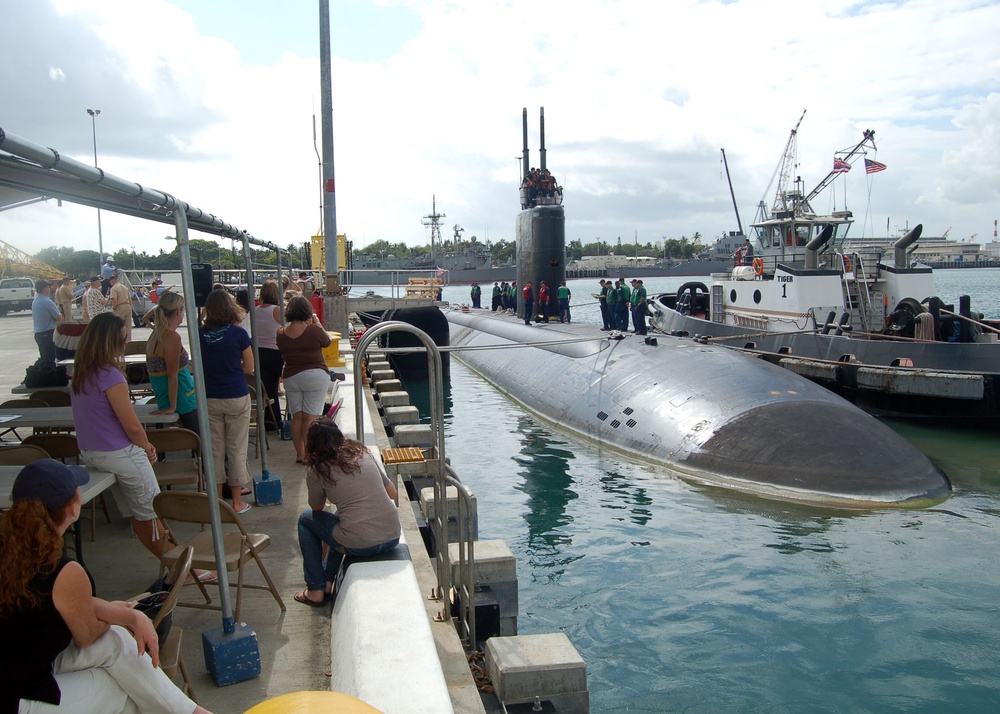 USS Charlotte departs homeport