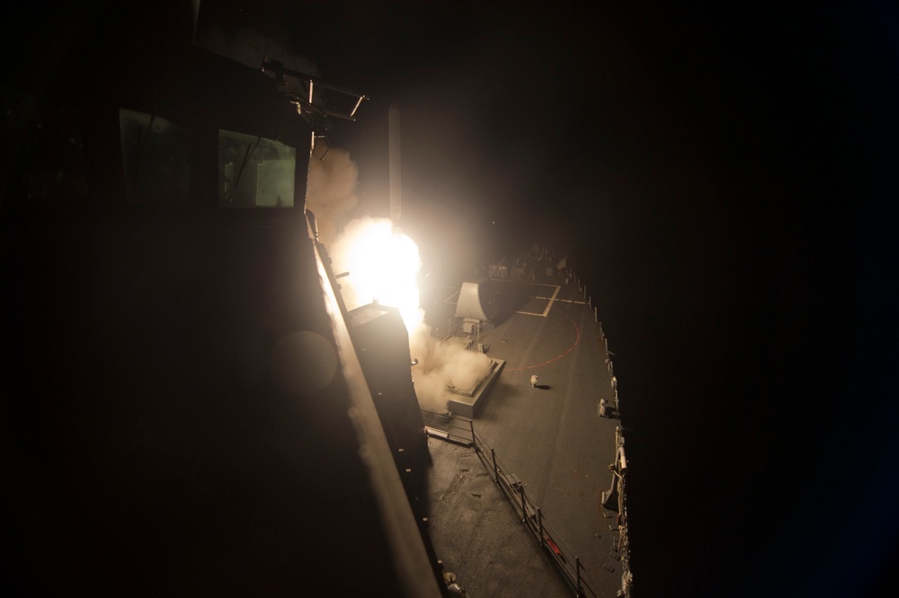 USS Arleigh Burke launches tomahawk missiles
