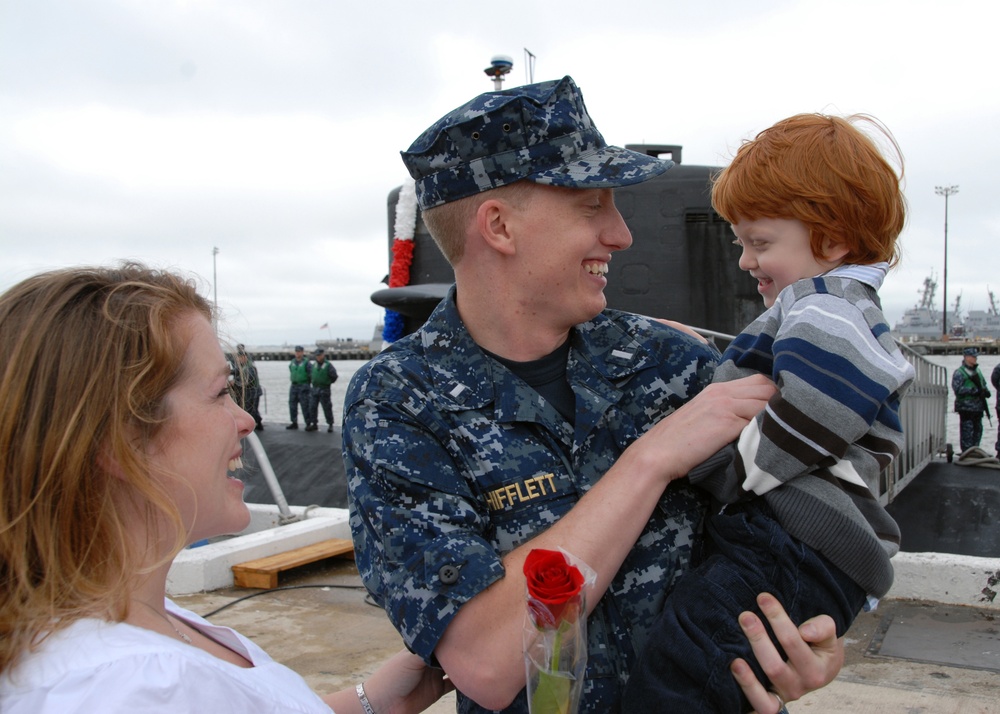 USS Newport News returns