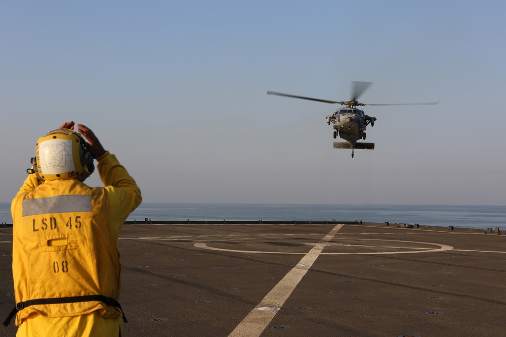 MH-60S lands on USS Comstock