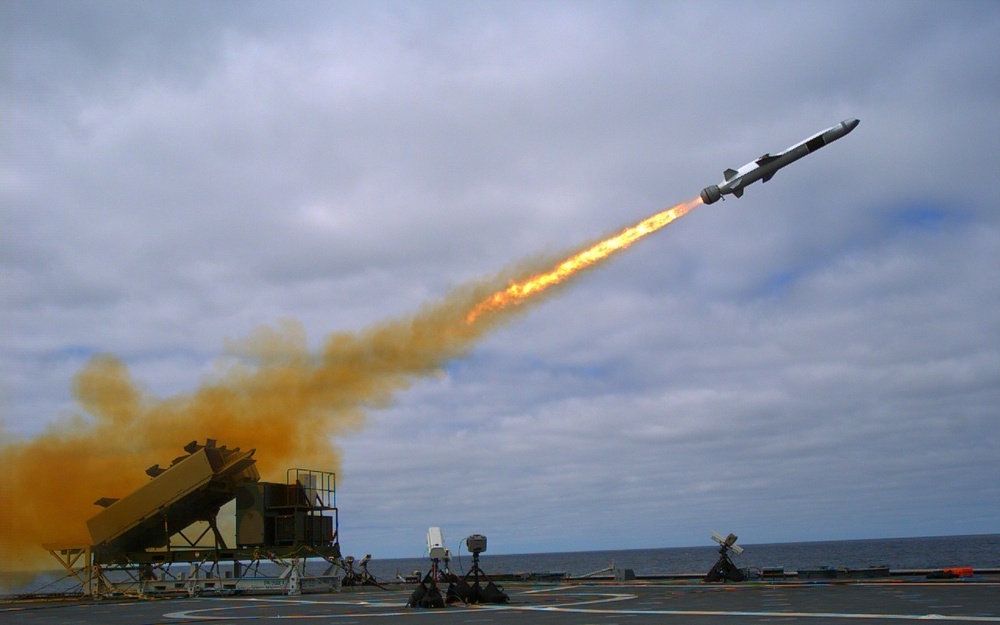 USS Coronado launches Kongsberg missile during test