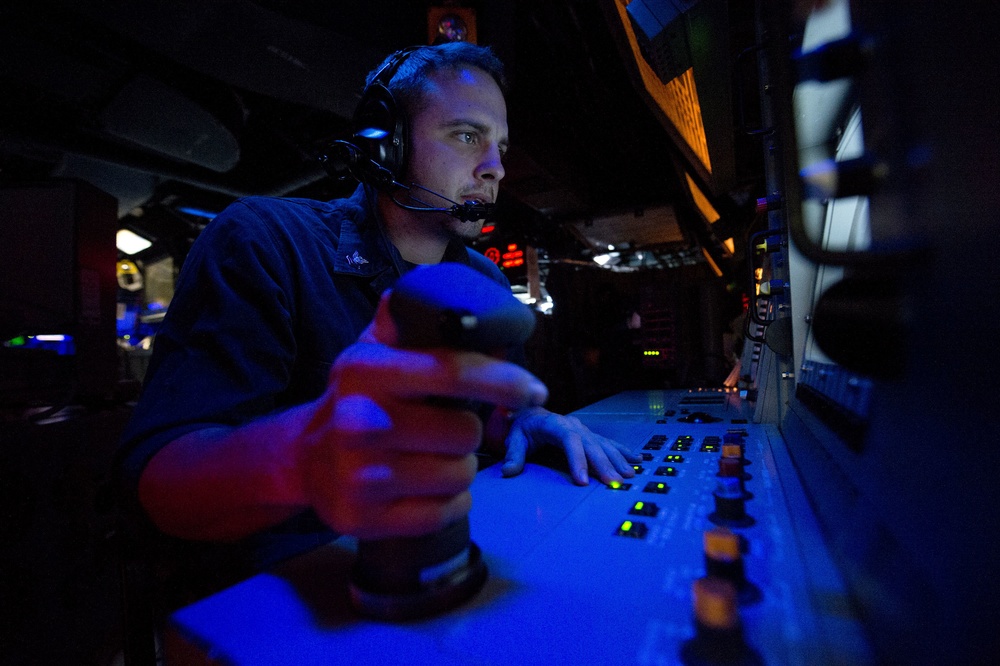 USS Arleigh Burke combat information center operations