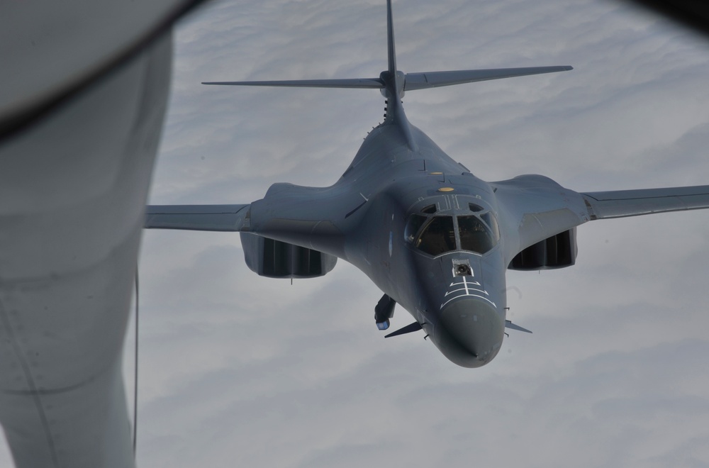 Stratotanker refuels long-range bombers