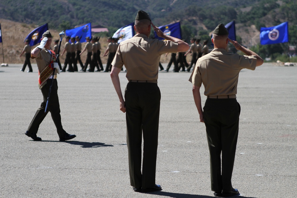 Col. William McCollough takes command of the 1st Marine Regiment