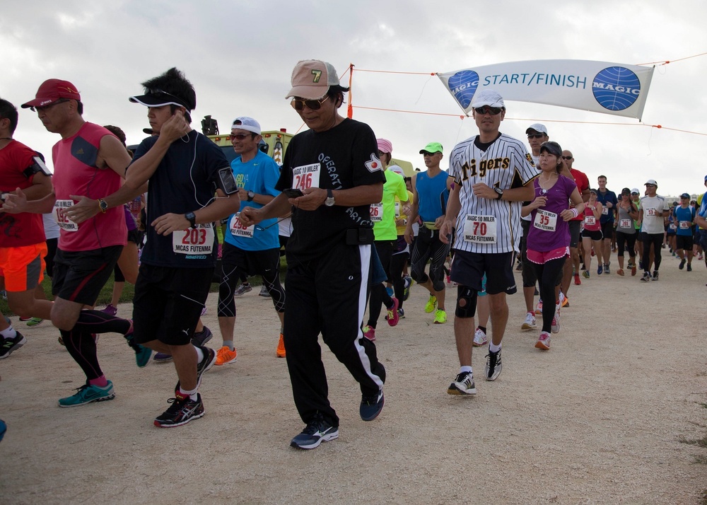 Ginowan Mayor kicks off MCAS Futenma 'Magic 10-miler'