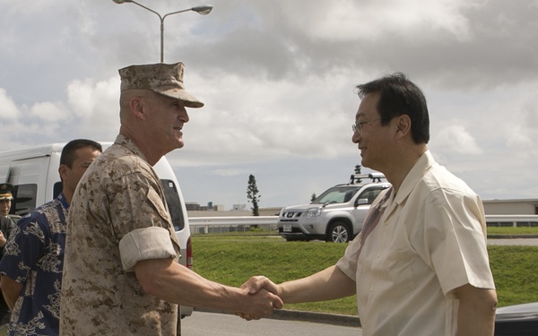 Japan Minister of Defense Eto makes first visit to Okinawa
