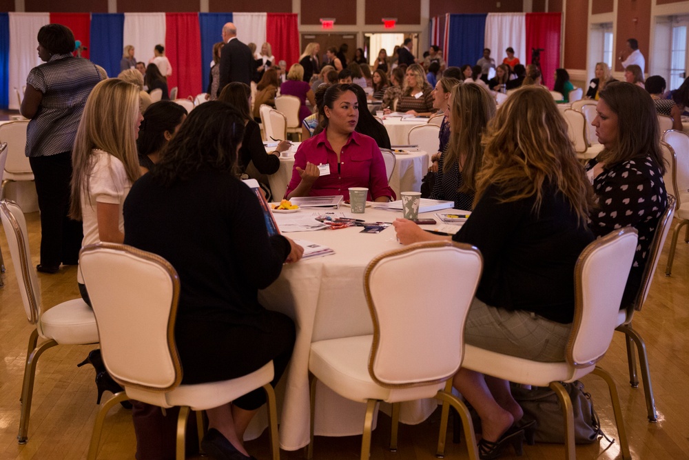 Symposium offers military spouses career advice