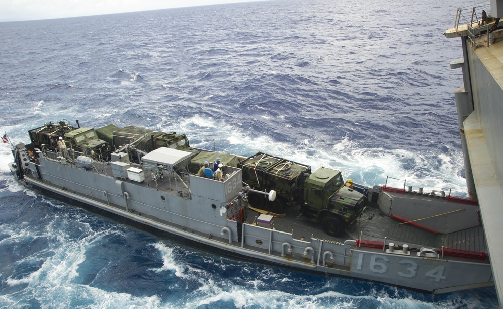 USS Peleliu LCU operations