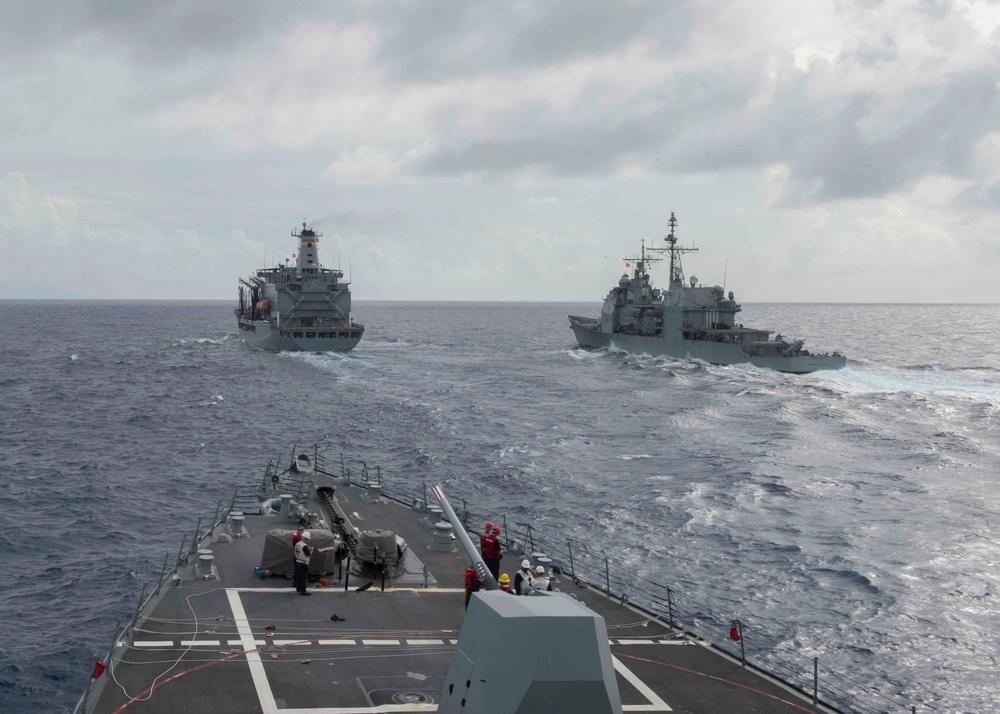 USS Bunker Hill replenishment