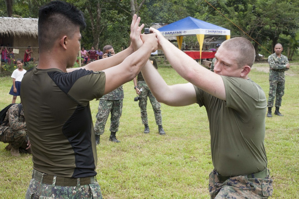 Philippine, US forces share knowledge