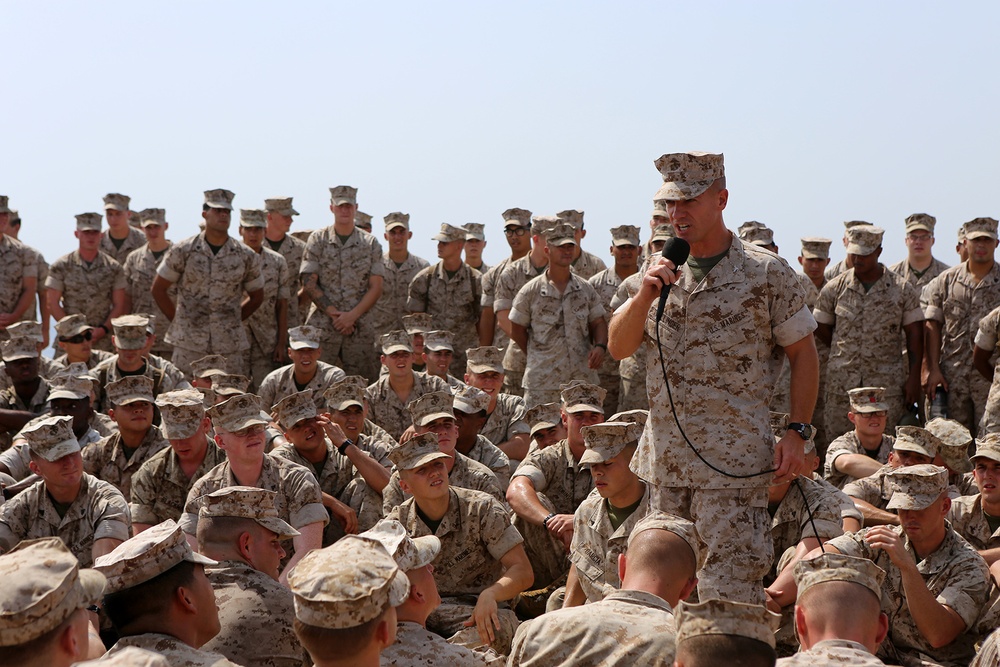 11th MEU leadership visits USS Comstock