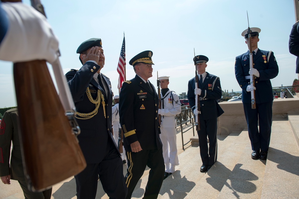 CJCS meets with his Singapore Counterpart