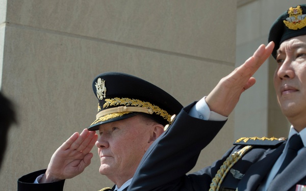 CJCS meets with his Singapore Counterpart