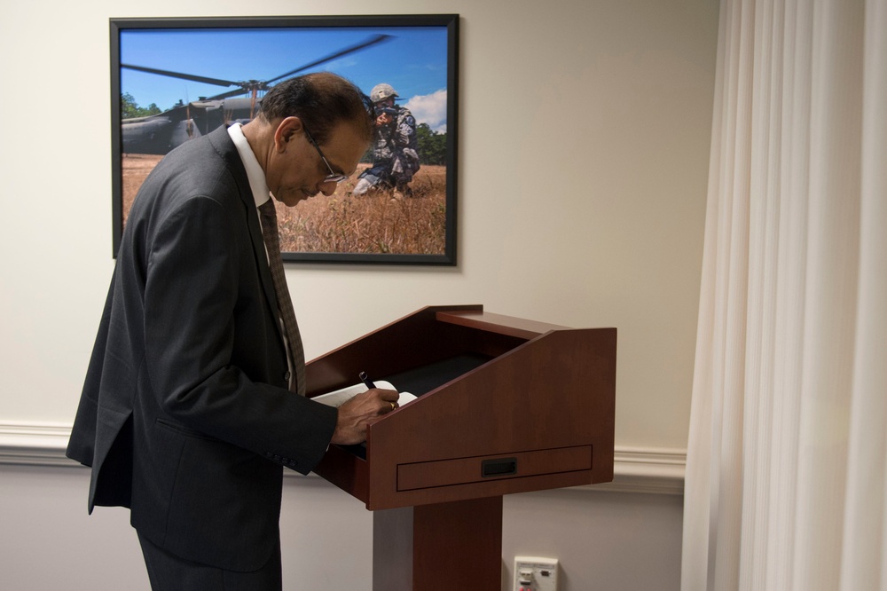 SD meets with Indian Secretary of Defense Production G. Mohan Kumar