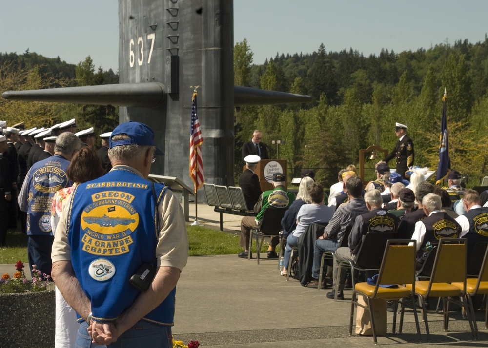 Tolling of the boats ceremony