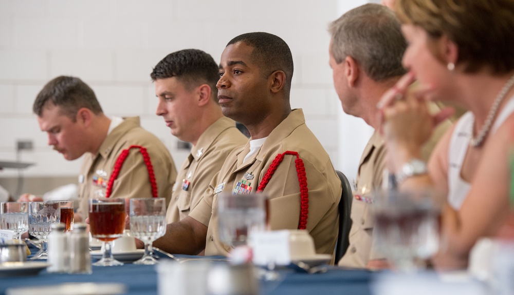 CJCS visits the Navy's boot camp