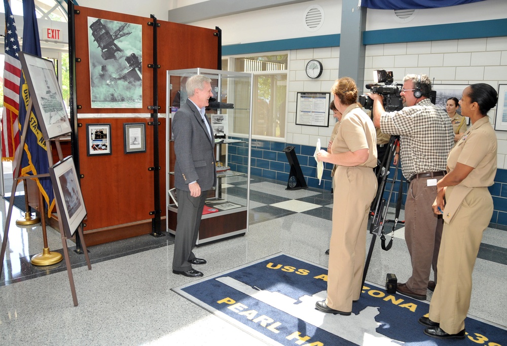 Secretary of the Navy visits Recruit Training Command