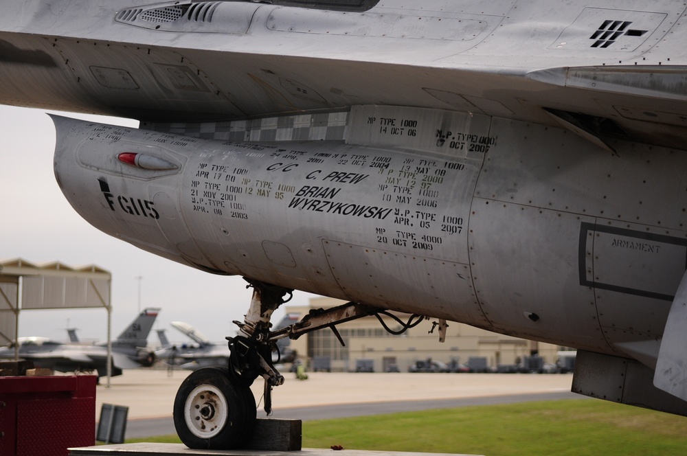 Retired US Air Force F-16 Fighting Falcon aircraft