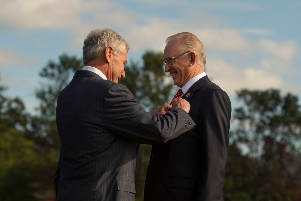 Armed forces farewell fribute in honor of Carl Levin and Howard McKeon