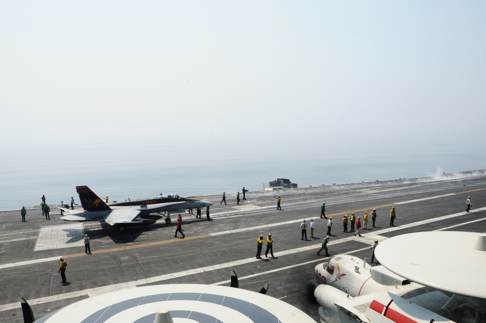 USS George H.W. Bush flight deck operations