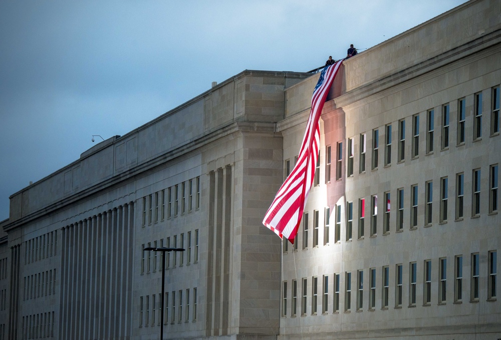 Flag unfurled on side of Pentagon