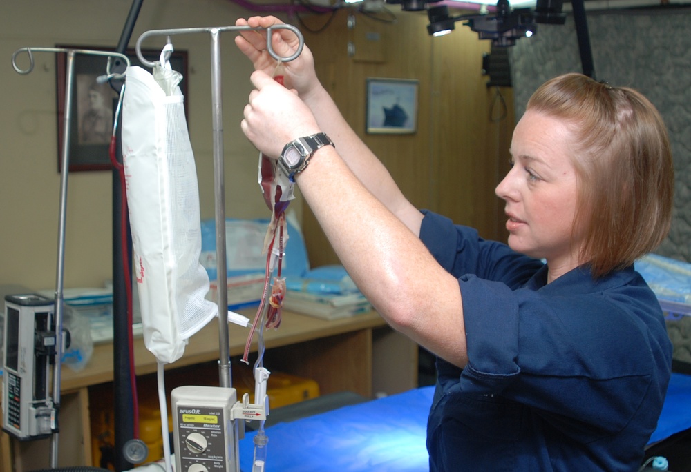 Preparing blood at surgical station