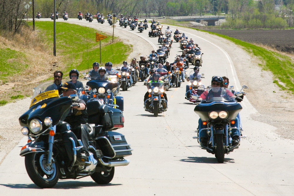 Veterans escort remains of 7 Iowa service members to Iowa Veterans Cemetery