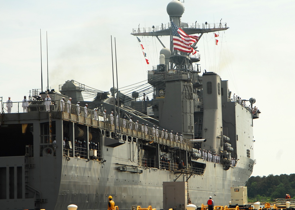 USS Fort McHenry deploys