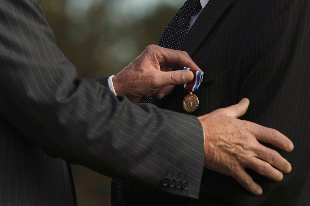 Armed Forces farewell tribute in honor of Carl Levin and Howard McKeon