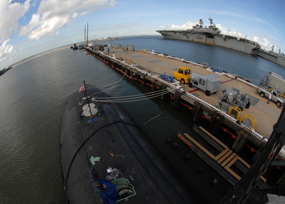 USS Iwo Jima in port