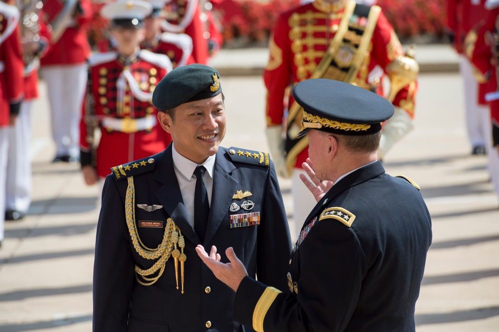 CJCS meets with his Singapore counterpart