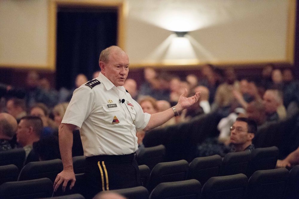 CJCS visits the Navy's boot camp