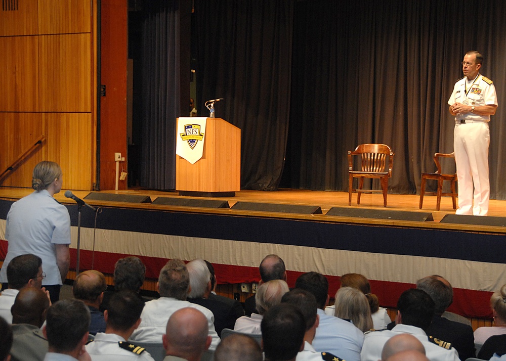 Adm. Mike Mullen answers questions from students