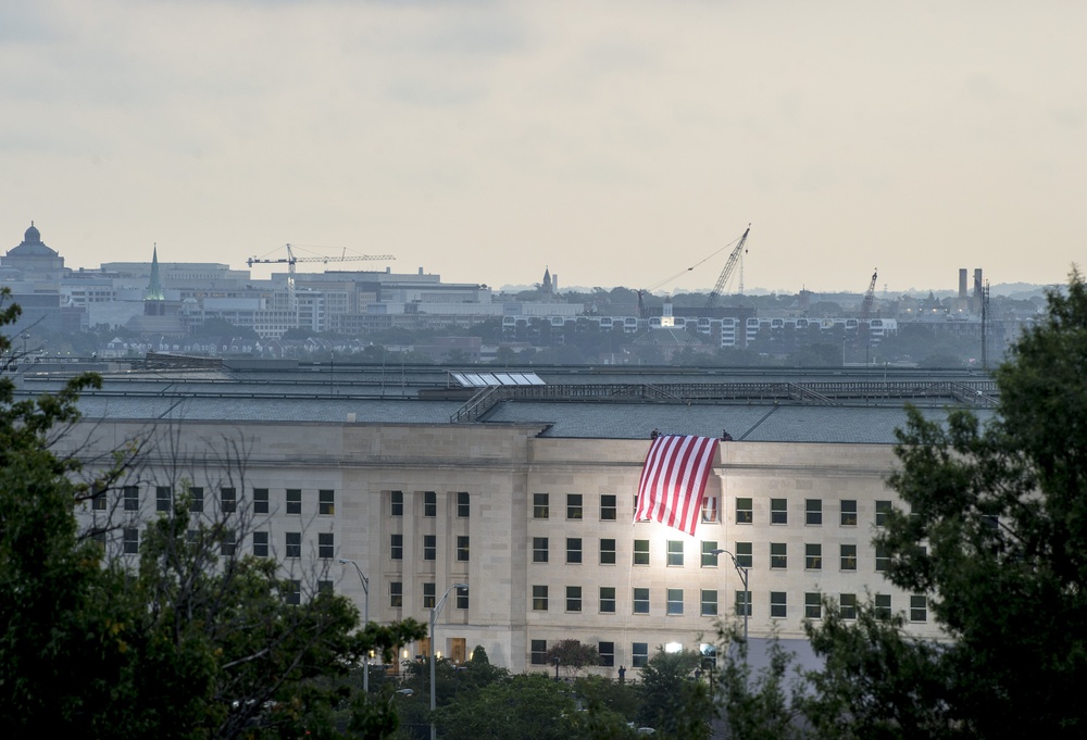 Flag unfurled on side of Pentagon