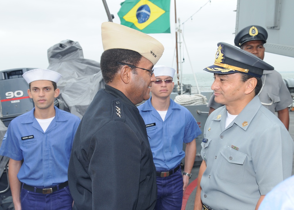 US Second Fleet commander tours Brazilian frigate